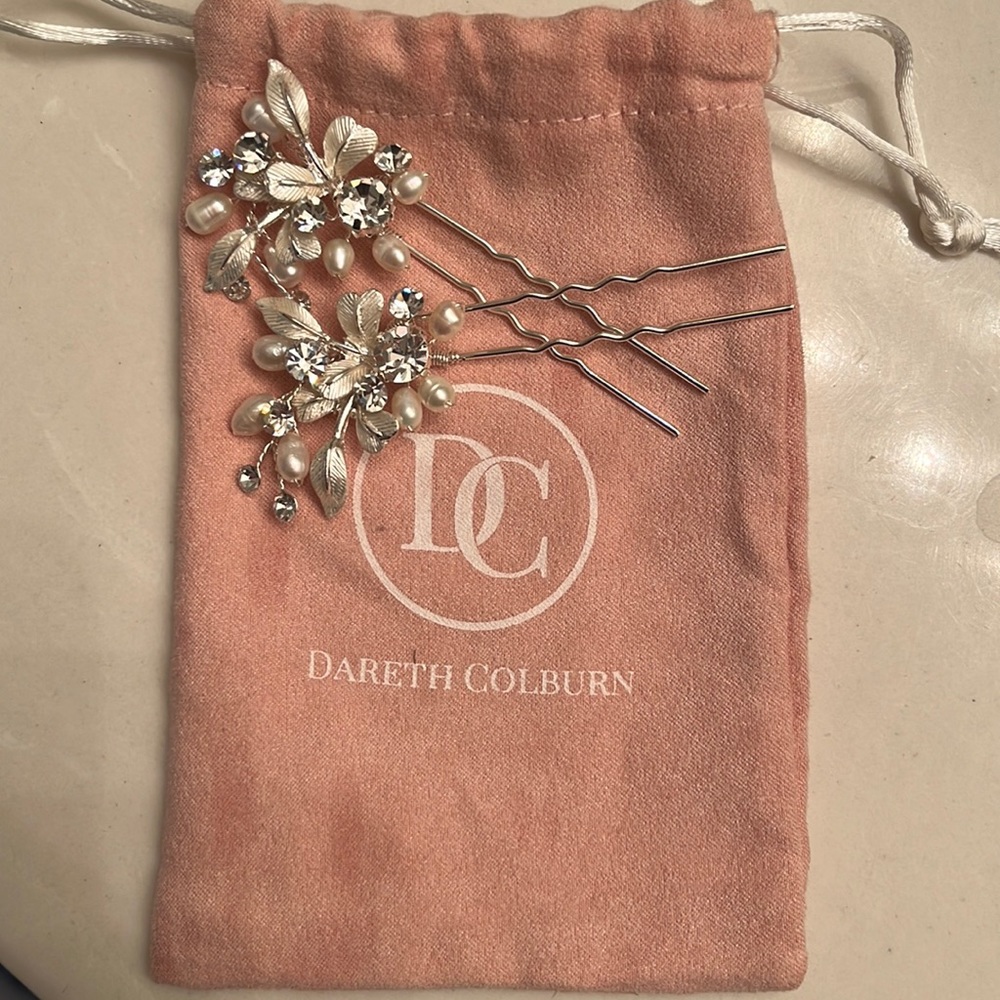 Bridal hair accessory